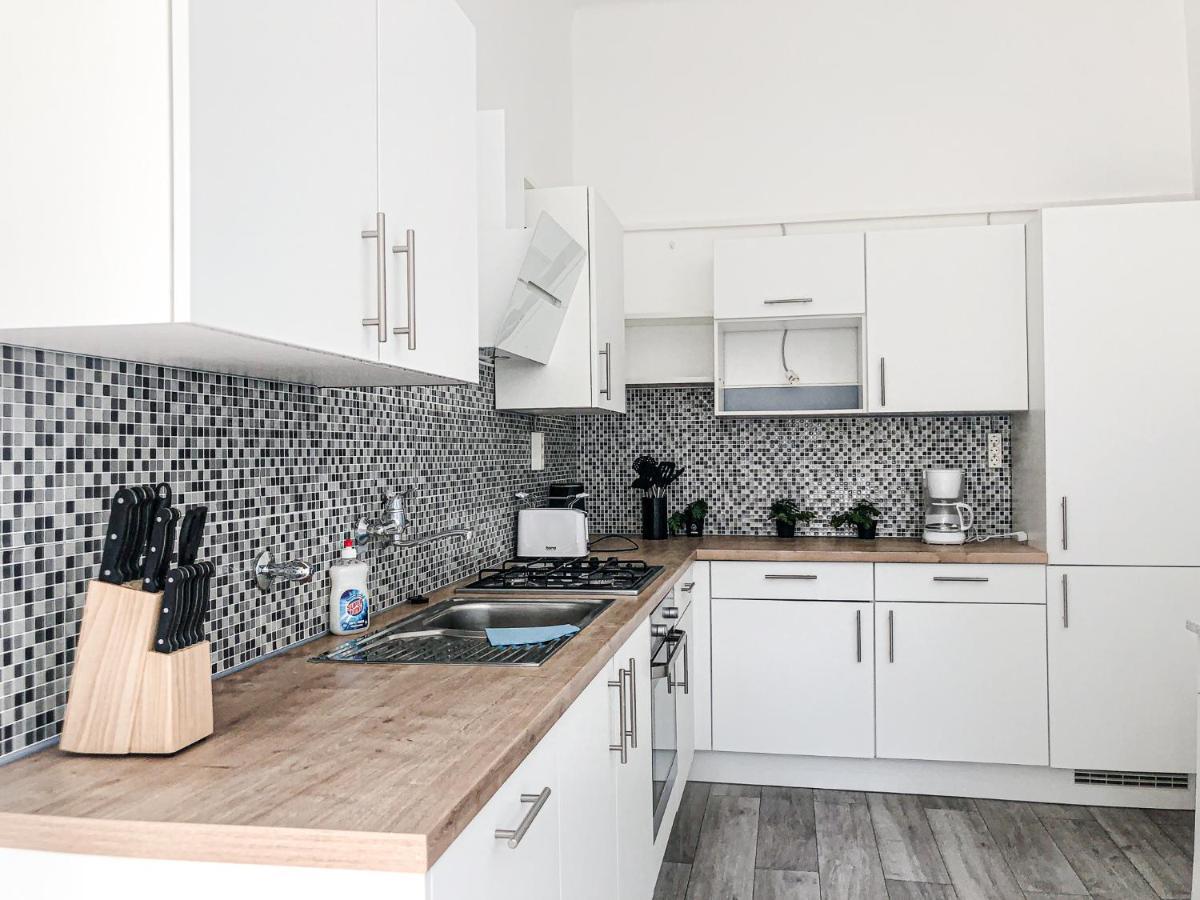 Commodious 2Br Apt. Near Akh-Perfect For Groups Viena Exterior foto